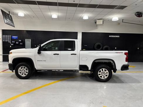 Used 2021 Chevrolet Silverado 2500 W/T w/ WT Convenience Package AWD/4WD image 5
