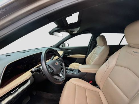 Used 2025 Cadillac XT4 Premium Luxury FWD image 22