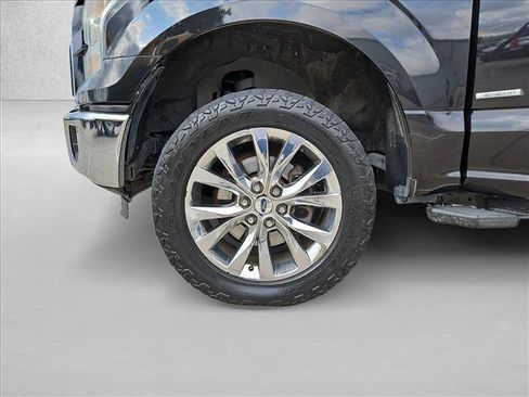 Used 2015 Ford F150 XLT w/ Equipment Group 302A Luxury AWD/4WD image 21