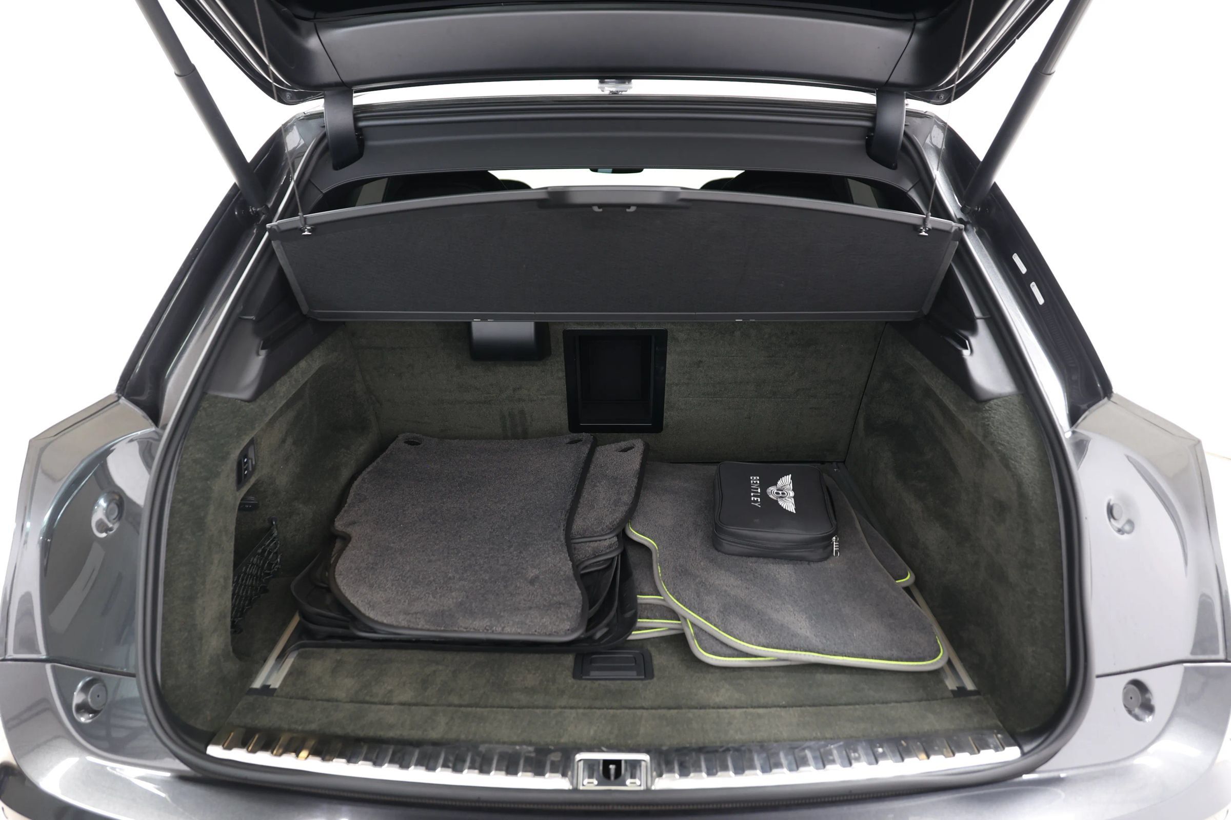 Used 2023 Bentley Bentayga Extended Wheelbase AWD/4WD image 91