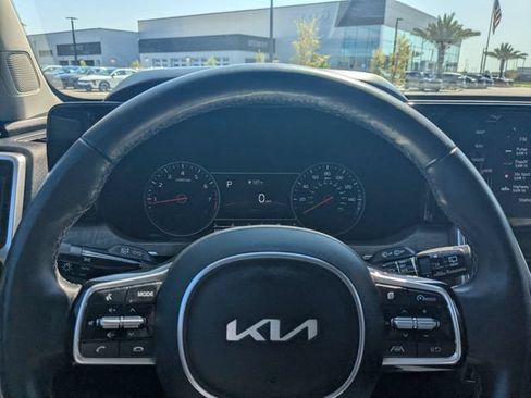 Used 2023 Kia Sorento S w/ Panoramic Sunroof Package AWD/4WD image 28