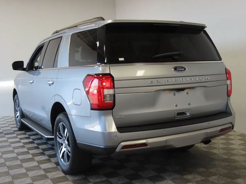 Used 2023 Ford Expedition XLT RWD image 3