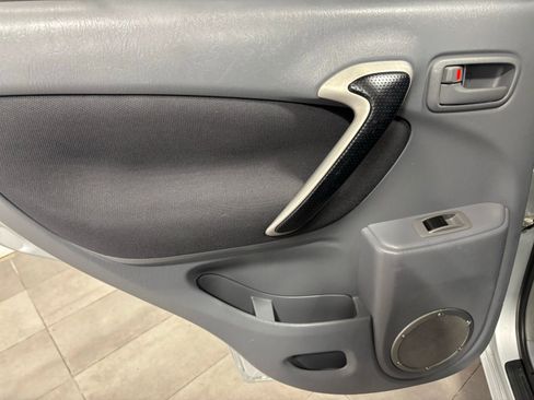 Used 2002 Toyota RAV4 2WD image 17