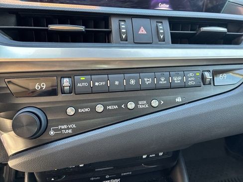 Used 2020 Lexus ES 300h w/ Premium Package FWD image 20