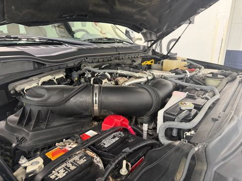 Used 2018 Ford F250 Lariat w/ Lariat Ultimate Package AWD/4WD image 12