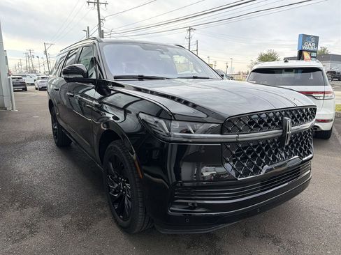 New 2025 Lincoln Navigator L Reserve w/ Jet Appearance Package image 4