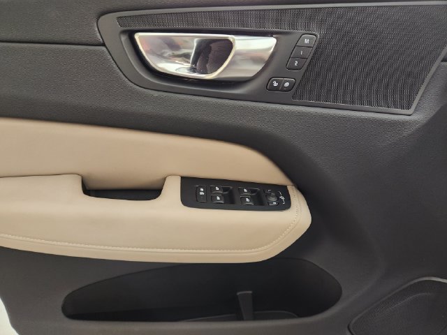 Certified 2026 Volvo XC60 B5 Plus AWD/4WD image 24