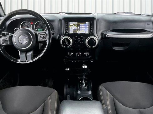 Used 2017 Jeep Wrangler Unlimited Sahara image 7