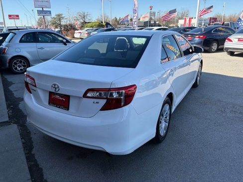 Used 2012 Toyota Camry L image 8