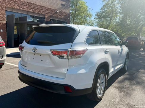 Used 2016 Toyota Highlander LE FWD image 5