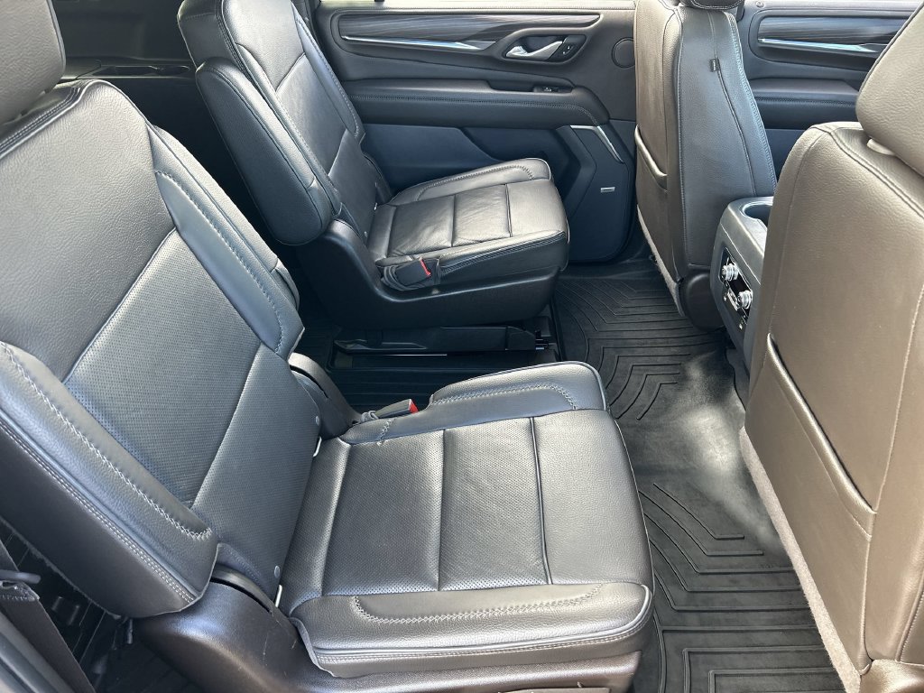 Used 2022 GMC Yukon XL Denali w/ Denali Premium Package AWD/4WD image 28