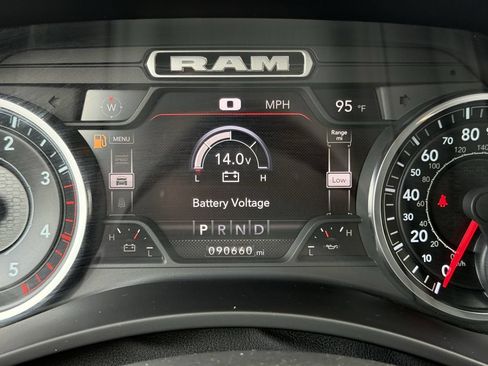 Used 2022 RAM 2500 Laramie w/ Night Edition AWD/4WD image 14