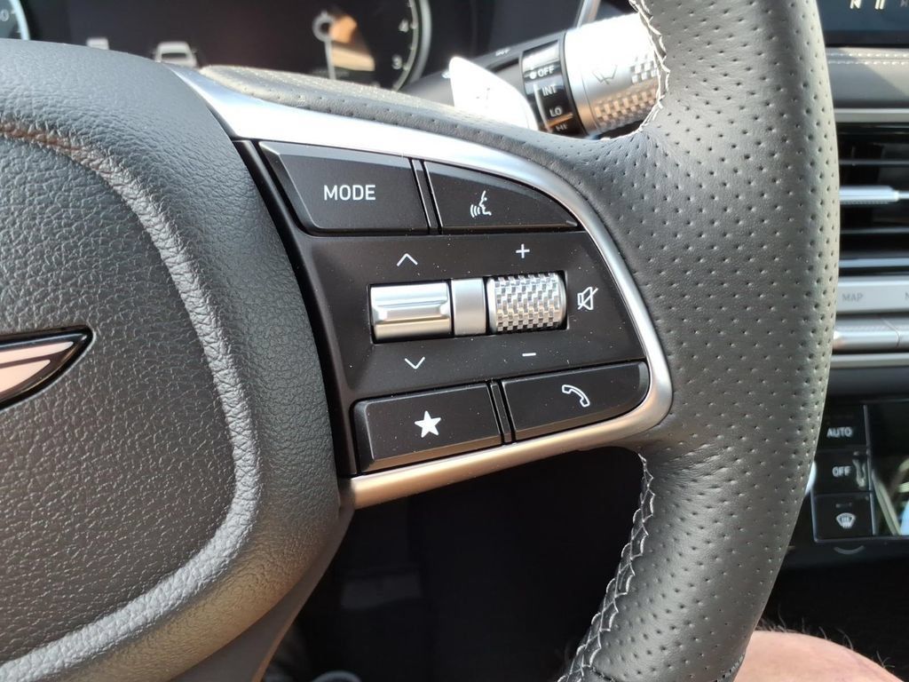 Used 2026 Genesis G70 2.5T RWD image 20