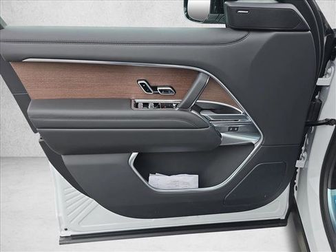 New 2026 Land Rover Range Rover Long Wheelbase SE image 25