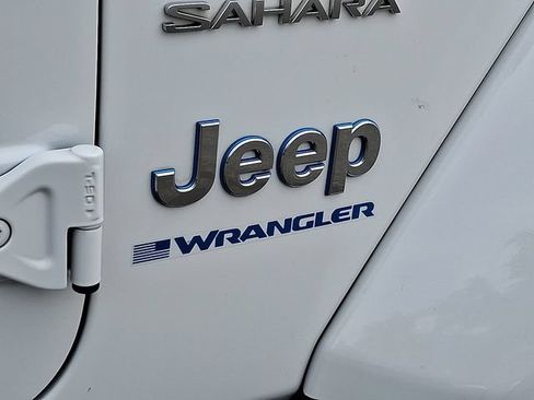 Used 2023 Jeep Wrangler Unlimited Sahara AWD/4WD image 30