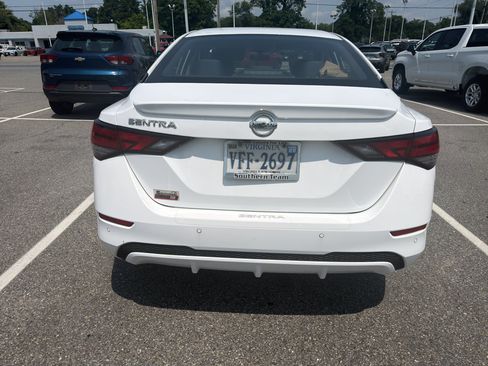 Used 2022 Nissan Sentra S w/ Electronics Package FWD image 4