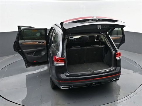 Used 2024 Volkswagen Atlas SE image 30