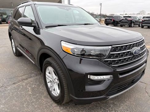 Used 2023 Ford Explorer XLT w/ Equipment Group 202A image 9