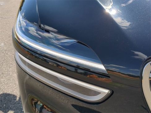 Used 2024 Genesis GV70 2.5T w/ Advanced Package image 9