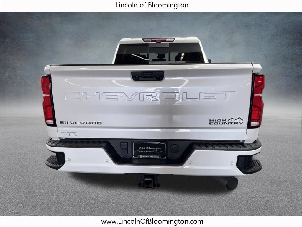 Used 2024 Chevrolet Silverado 2500 High Country w/ Technology Package AWD/4WD image 6
