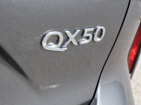 Certified 2023 INFINITI QX50 Luxe image 9