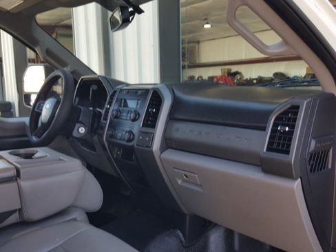 Used 2019 Ford F250 XL image 12