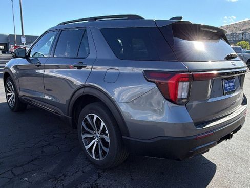 Used 2025 Ford Explorer ST-Line AWD/4WD image 5
