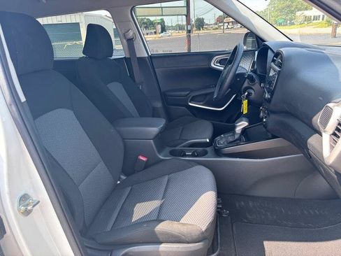 Used 2022 Kia Soul LX FWD image 17