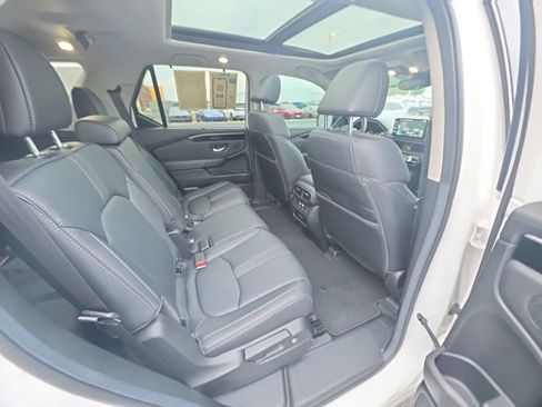 Used 2025 Honda Pilot Touring image 33