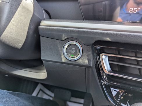 New 2026 Chevrolet Traverse LT image 17