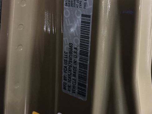 New 2025 Jeep Wrangler Unlimited Sahara image 27