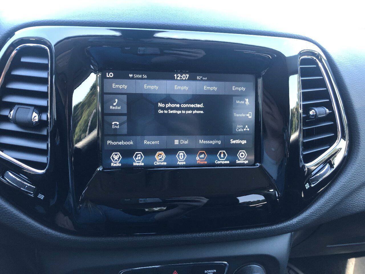 Used 2018 Jeep Compass Latitude w/ Popular Equipment Group AWD/4WD image 23