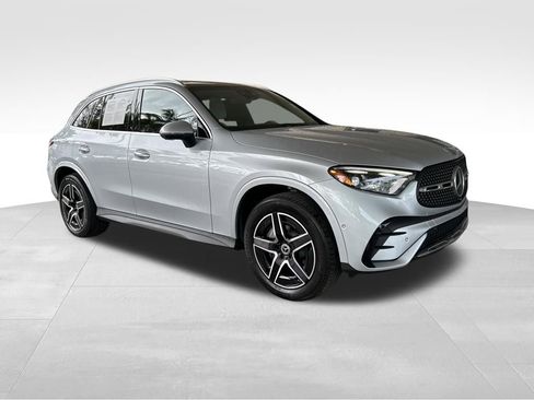 Used 2024 Mercedes-Benz GLC 300 4MATIC w/ AMG Line image 2