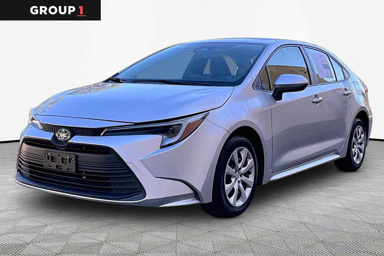 Used 2025 Toyota Corolla LE FWD image 1