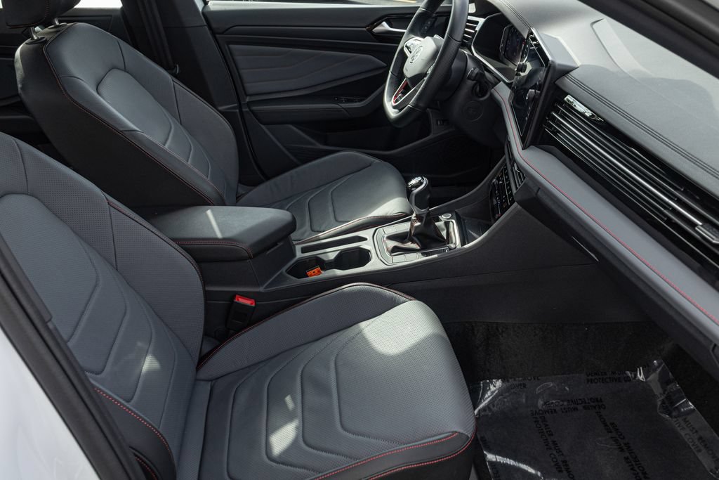 Certified 2025 Volkswagen Jetta GLI Autobahn FWD image 32