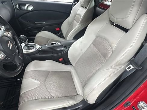 Used 2017 Nissan 370Z Touring image 10