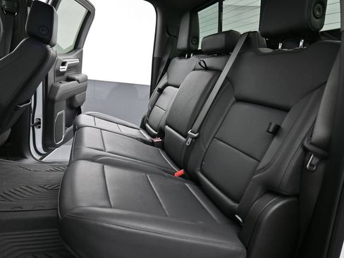 Used 2025 Chevrolet Silverado 1500 LT Trail Boss w/ Convenience Package II AWD/4WD image 17