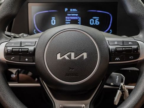 Certified 2025 Kia Sportage LX AWD/4WD image 11