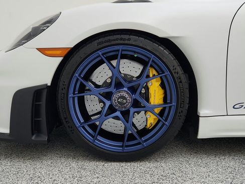 Used 2025 Porsche 718 Cayman GT4 RS RWD image 30