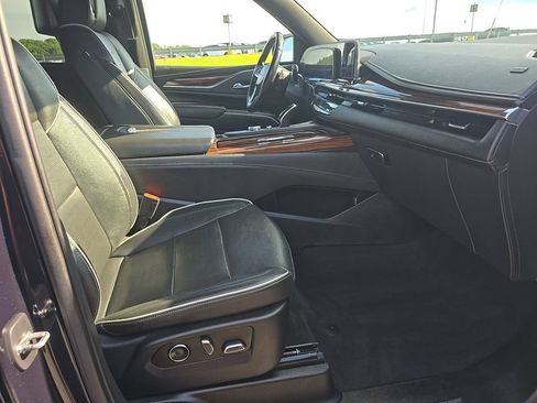 Used 2021 Cadillac Escalade Premium Luxury w/ Performance Package AWD/4WD image 7