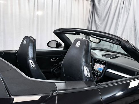 Used 2016 Porsche 911 Carrera 4 image 76