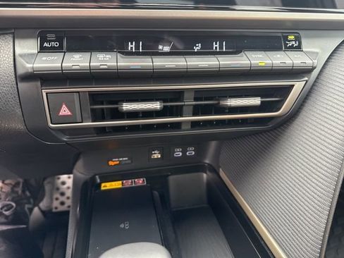 Certified 2025 Toyota Camry SE image 12