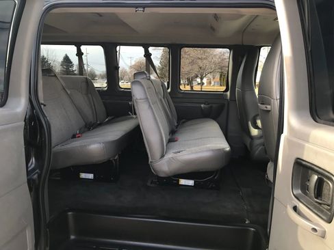 Used 2017 Chevrolet Express 3500 LT w/ LT Preferred Equipment Group image 40