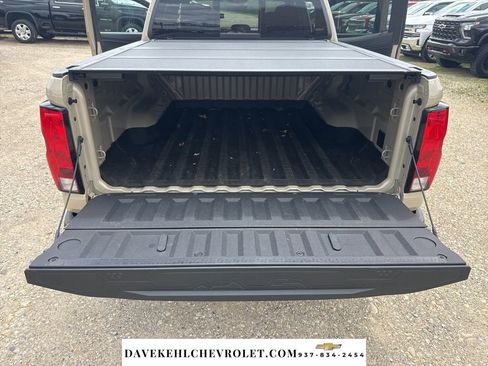 Used 2024 Chevrolet Colorado Trail Boss w/ Technology Package image 33