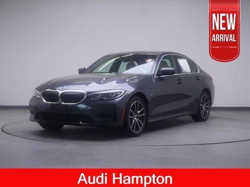 Used 2022 BMW 330e xDrive w/ Convenience Package AWD/4WD image 1