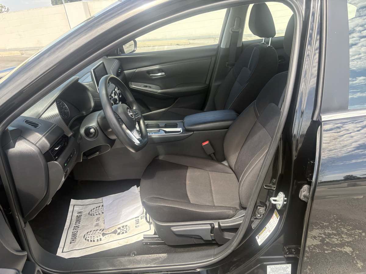 Used 2025 Nissan Sentra SV FWD image 19