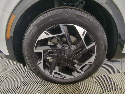 Certified 2025 Kia Sportage SX image 19