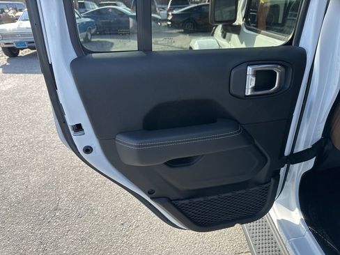 Used 2021 Jeep Wrangler Unlimited Sahara 4xe image 25