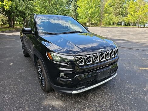 Used 2025 Jeep Compass Limited w/ Sun & Sound Group AWD/4WD image 8