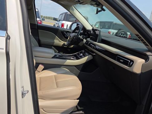 Used 2021 Lincoln Aviator Reserve w/ Equipment Group 201A RWD image 21
